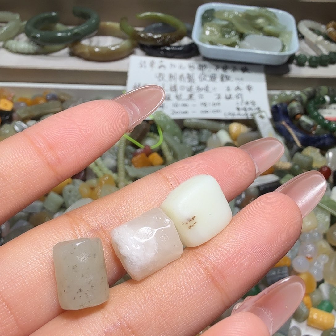 和田玉未镶嵌珠宝奇石