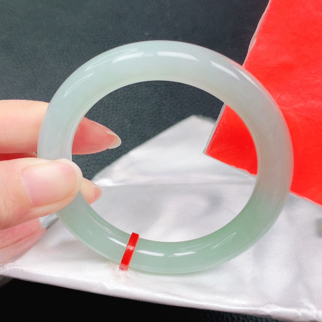 翡翠未镶嵌手镯53圈