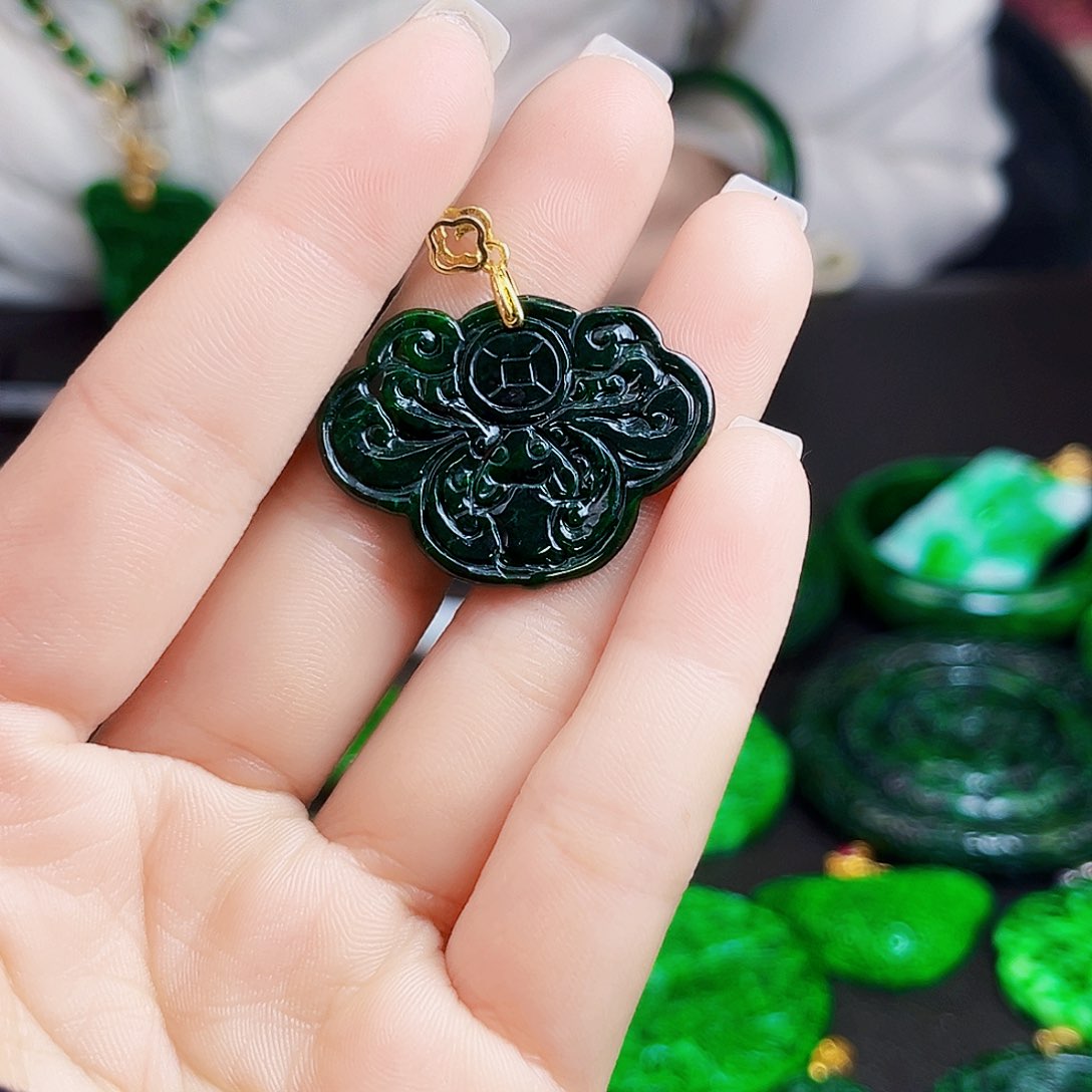 颈饰银S925镶嵌翡翠多样性