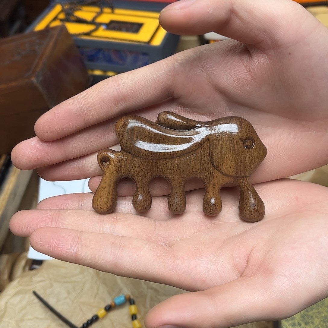 大叶紫檀（黑酸枝木类）