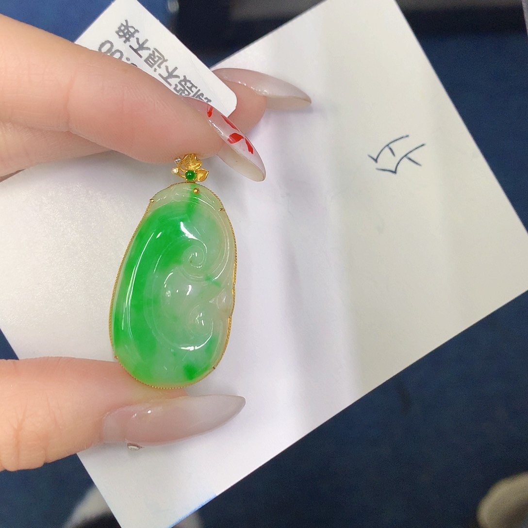 【闪购商品】翡翠颈饰18K金镶嵌000000000