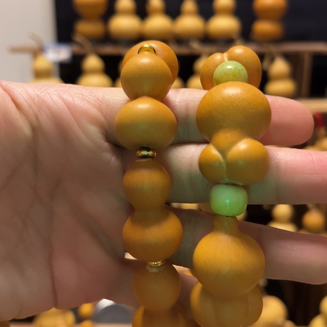 搬***叽精品草里金金蝉葫芦手串