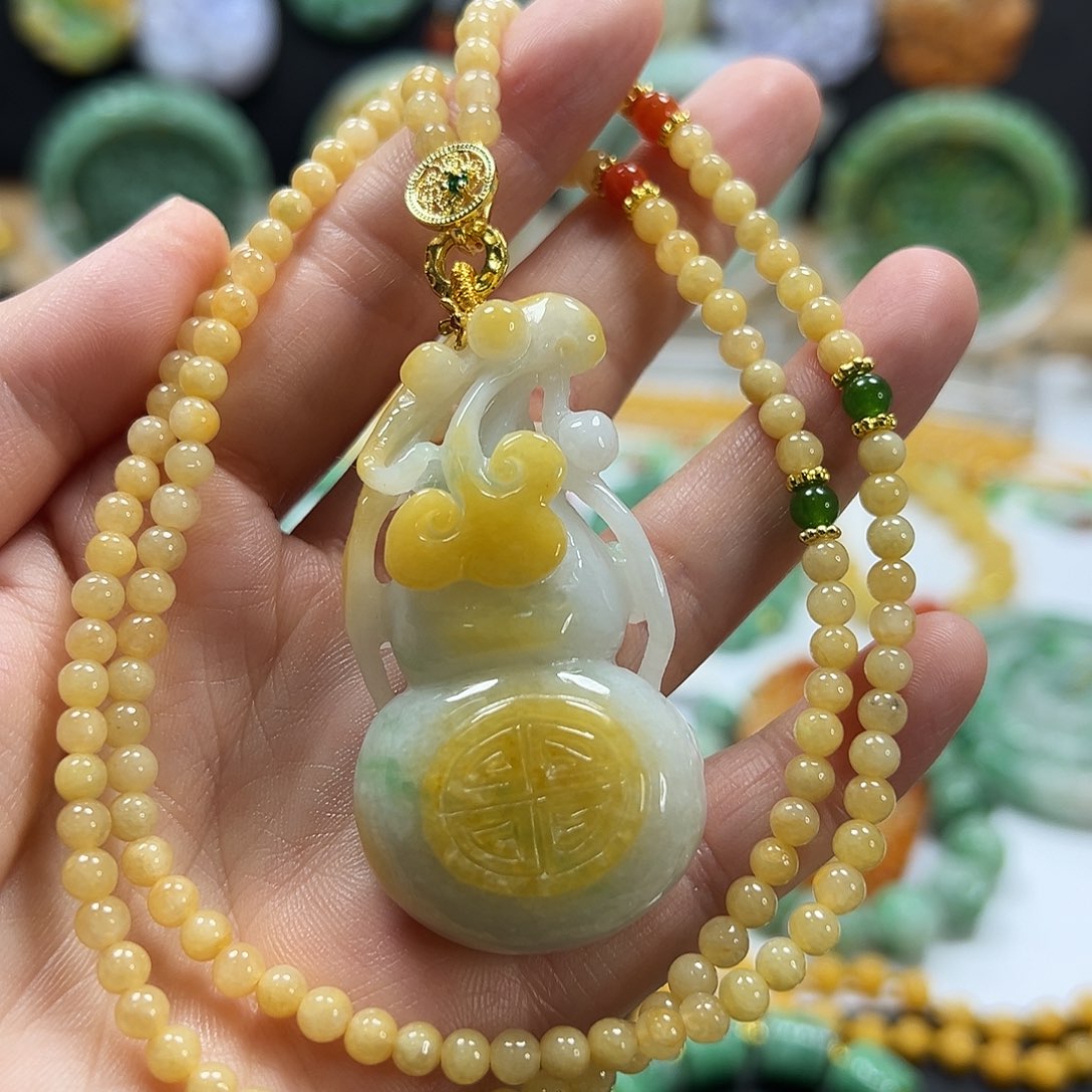 翡翠未镶嵌颈饰吊坠