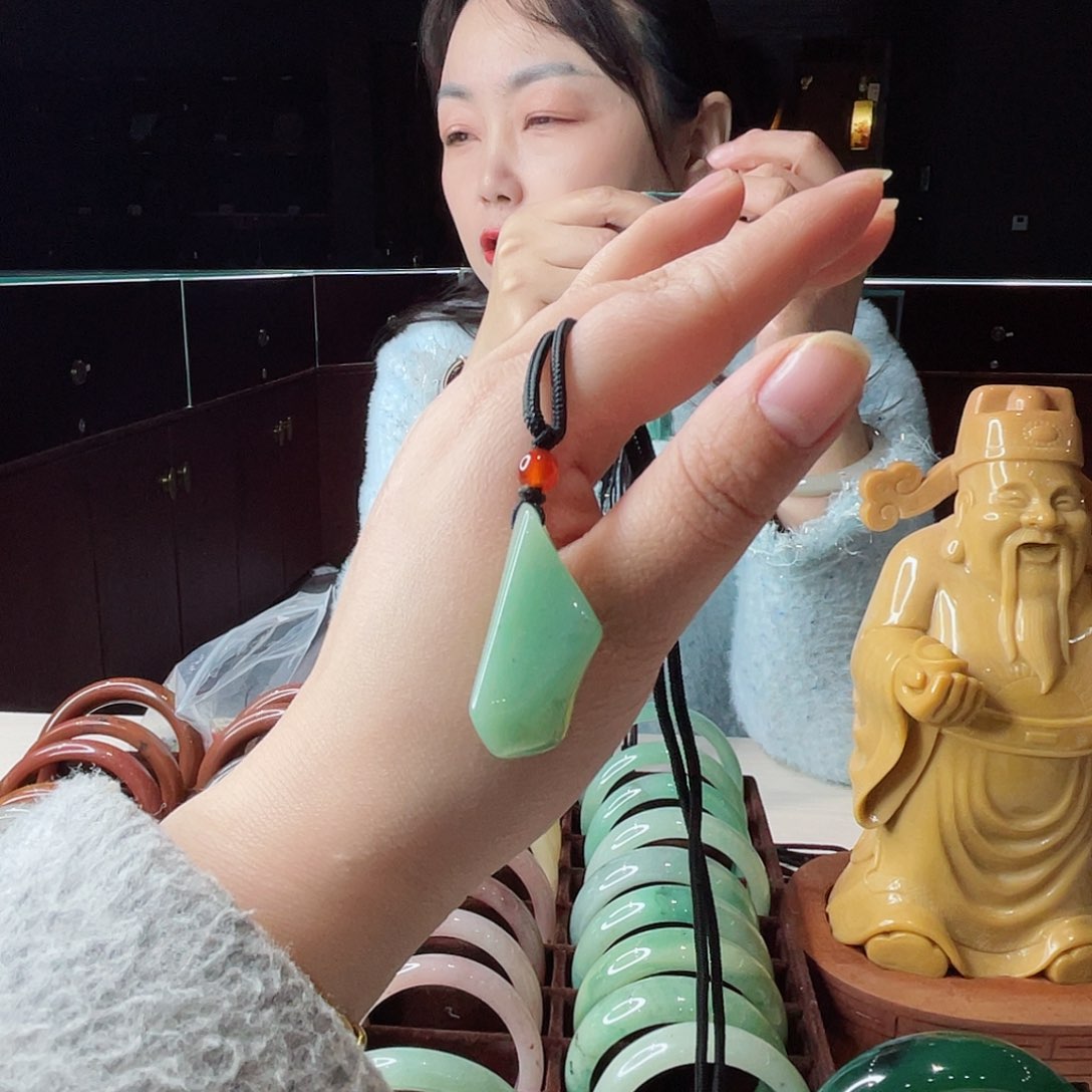 密玉（石英质玉）吊坠未镶嵌