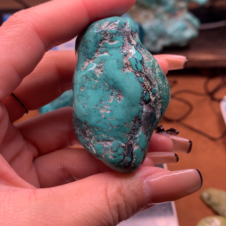 绿松石原矿足铂镶嵌执***?