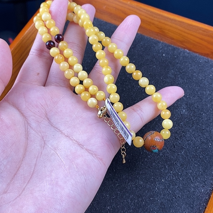 蜜蜡未镶嵌珠宝奇石