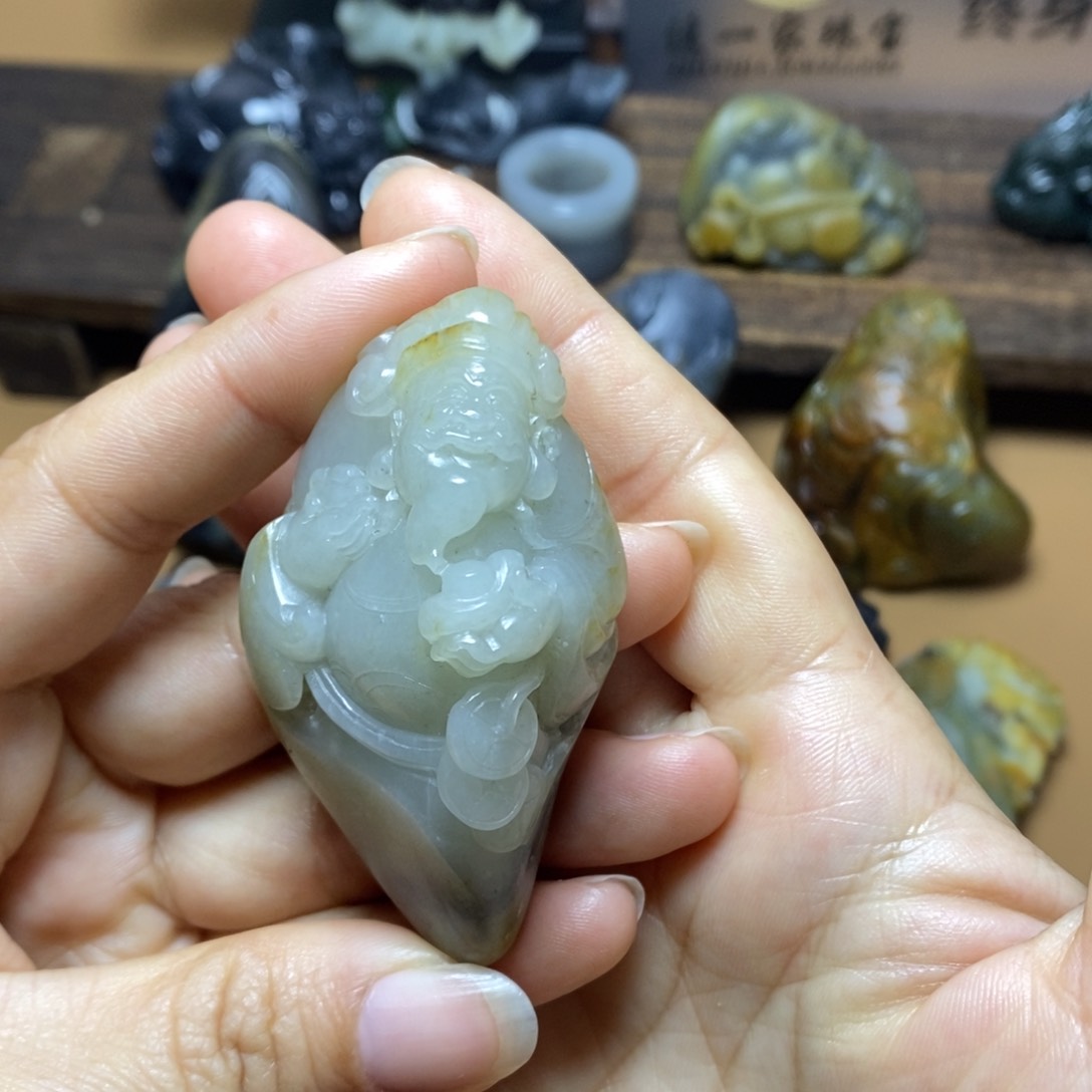 和田玉未镶嵌颈饰