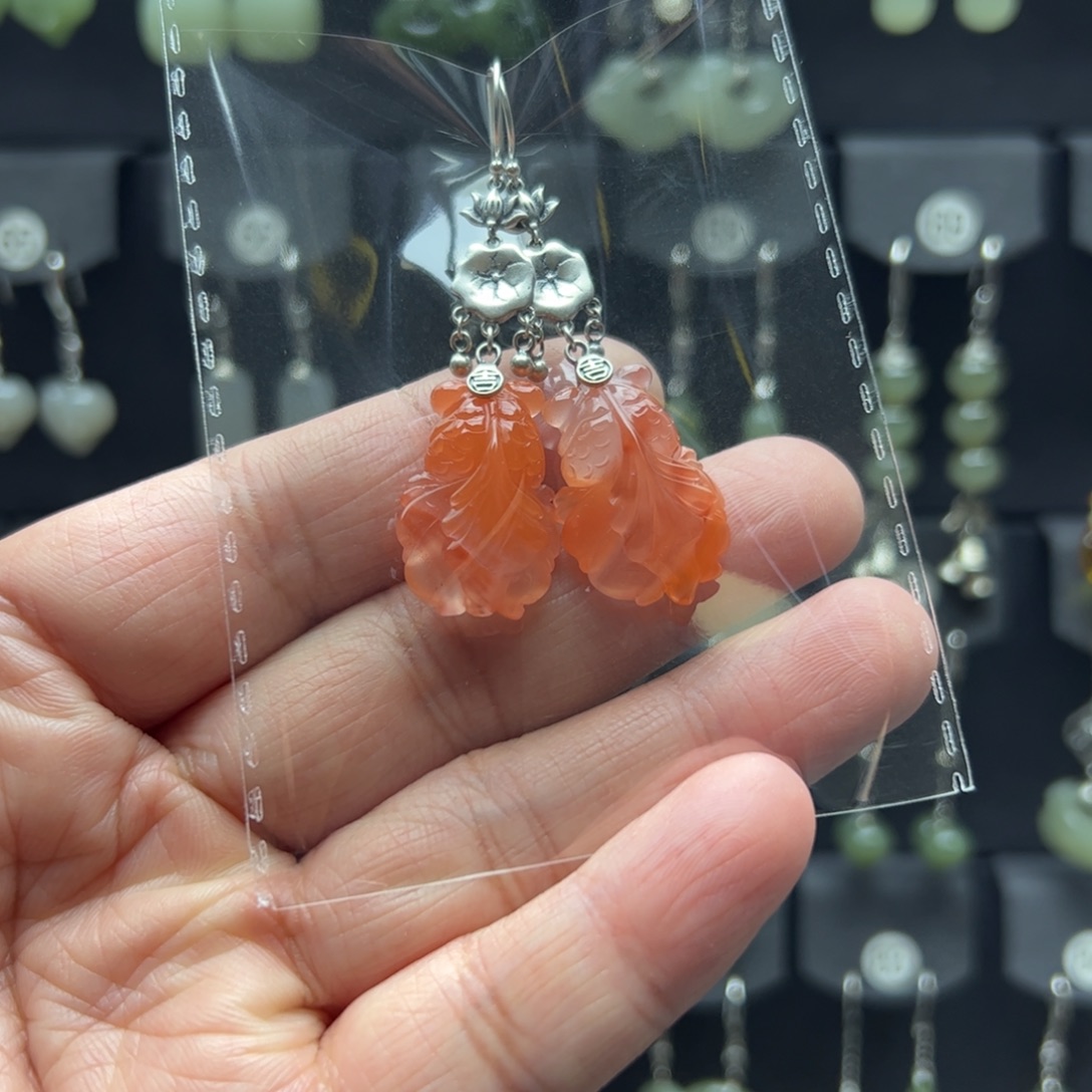 娇***娇南红玛瑙银S925镶嵌耳饰