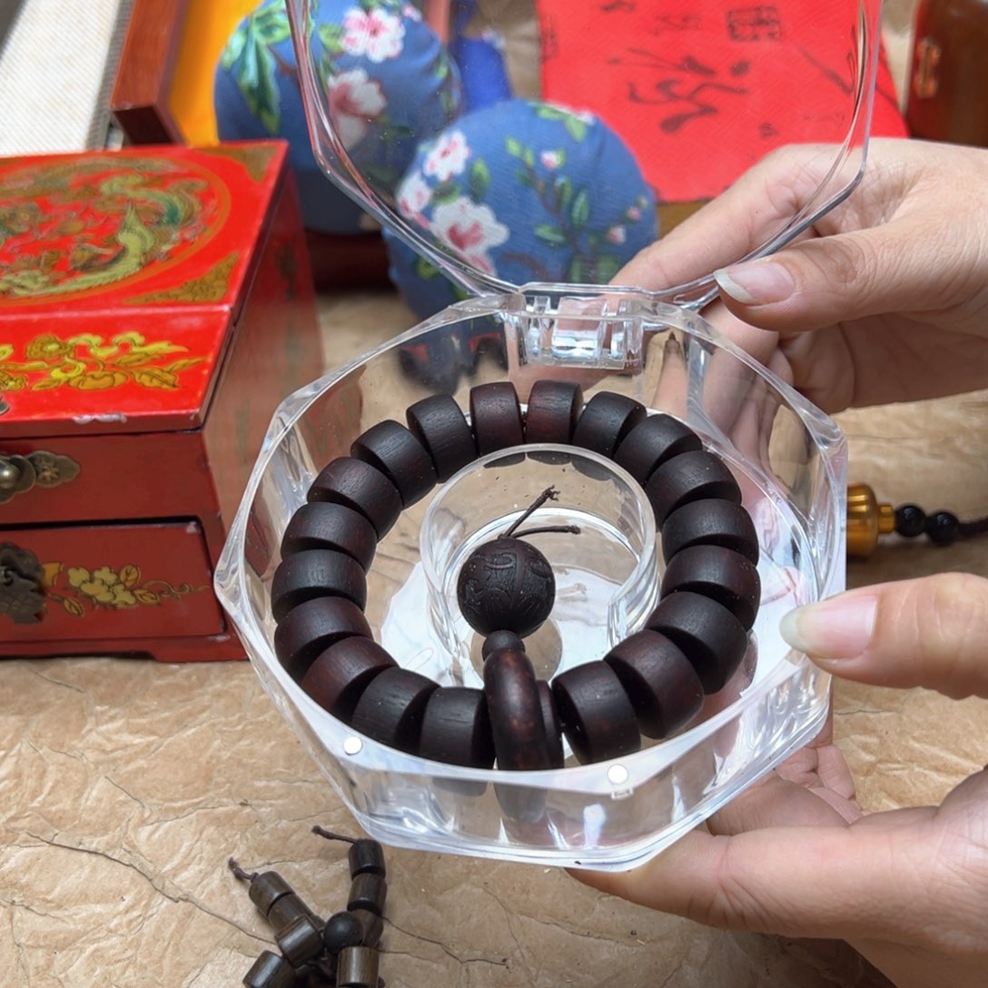 大叶紫檀（黑酸枝木类）