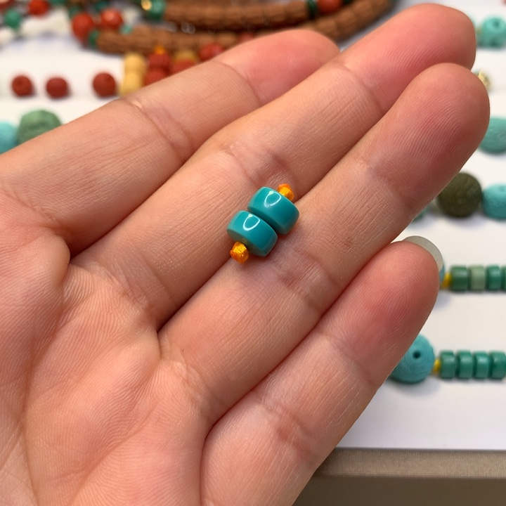 绿松石未镶嵌颈饰