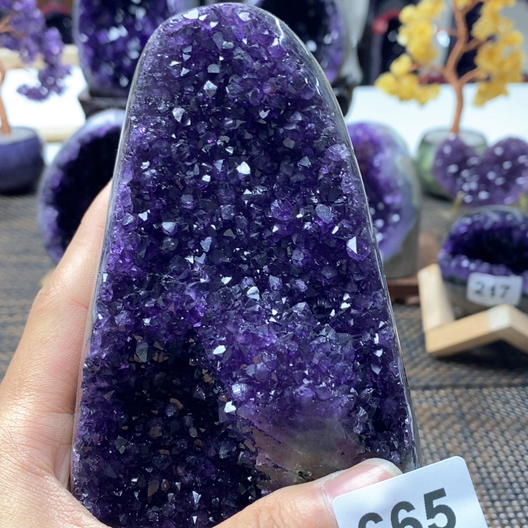 紫晶未镶嵌大型摆件（非配饰）