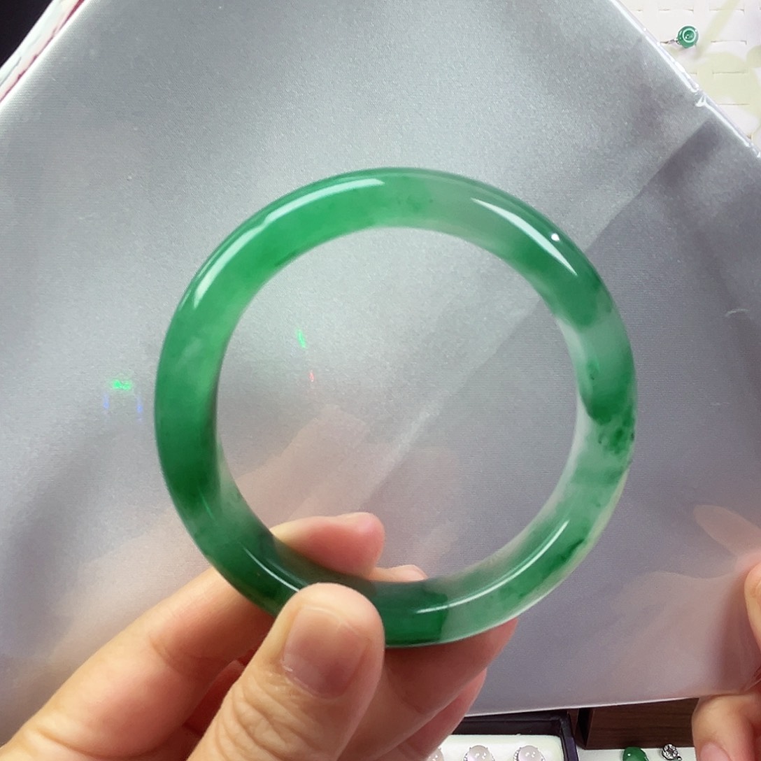 石英质玉未镶嵌手镯55