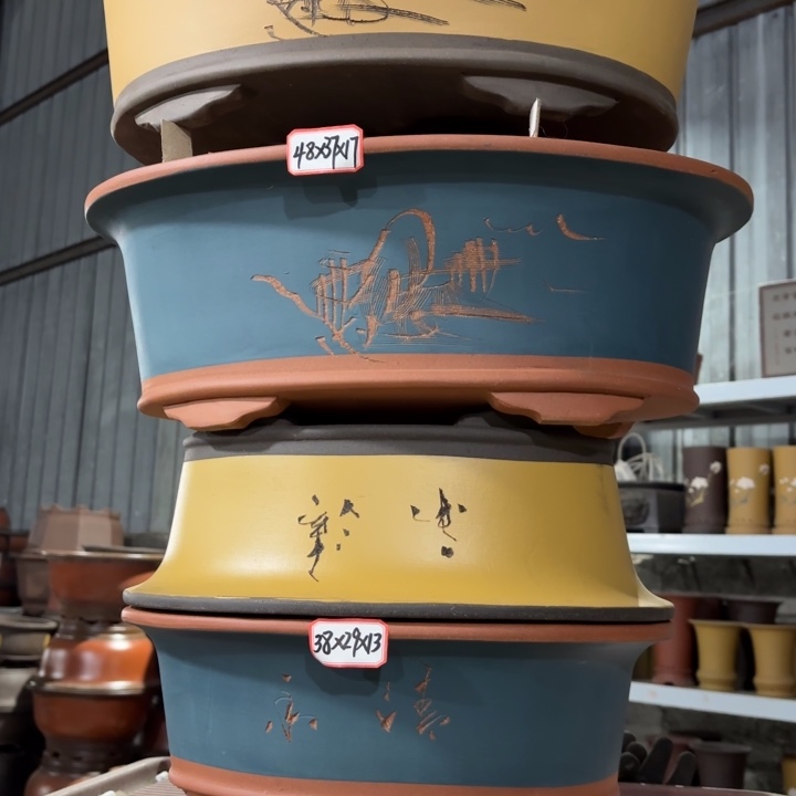 紫砂花盆168-4。         