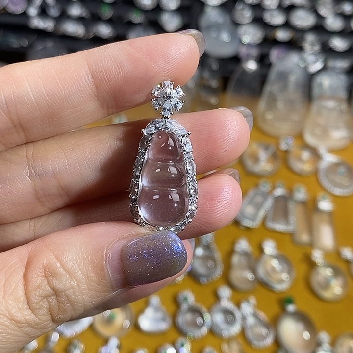 想***胖石英质玉银S925镶嵌颈饰