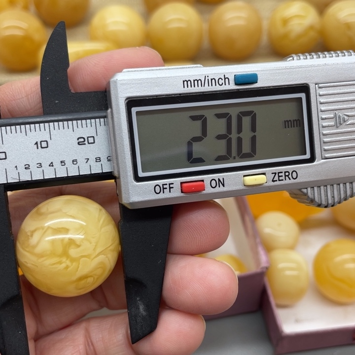 琥珀裸石未镶嵌蜜蜡