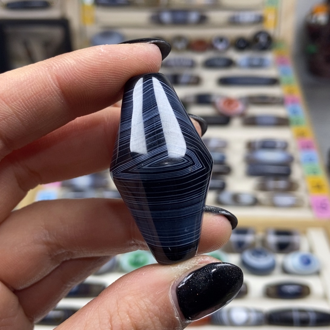 团***爹玛瑙/玉髓未镶嵌颈饰