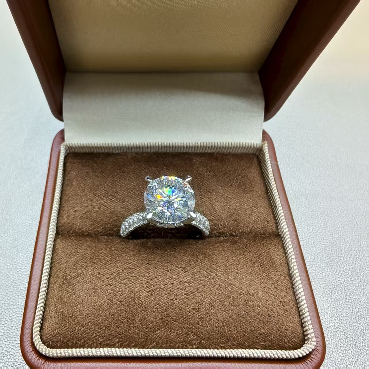 【南非婚戒】带包装天花板宫廷王后5克拉戒指.S