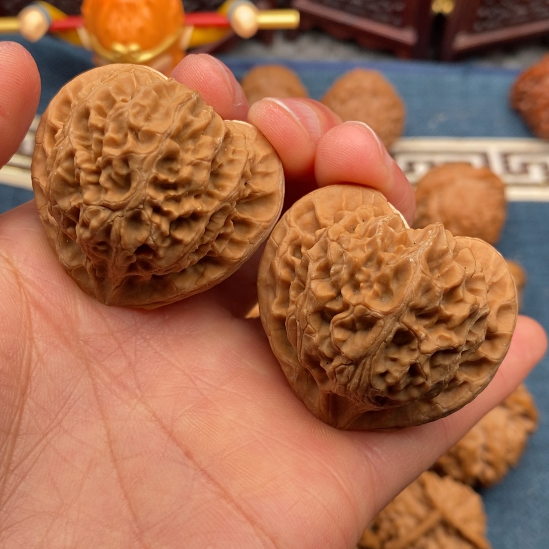 文玩核桃把件40全品桃心宫灯