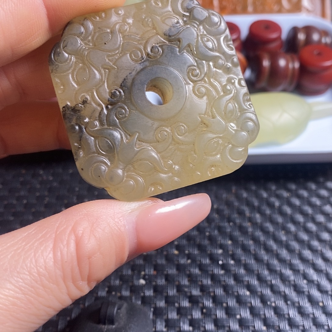 岫玉未镶嵌珠宝奇石