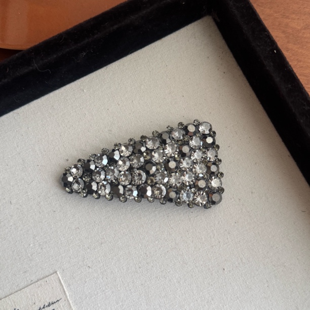 韩系轻奢三角形BB发夹女闪耀满钻刘海侧边夹时尚碎发发卡新款头饰