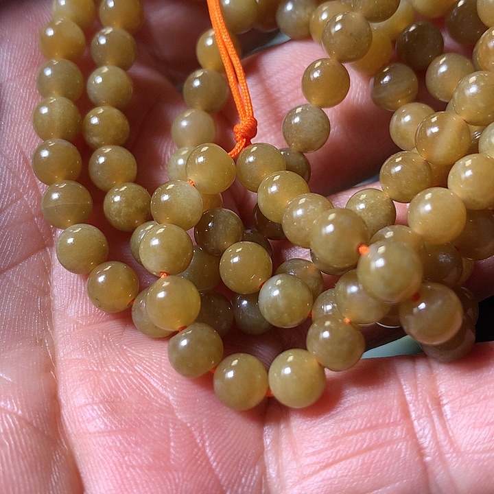 颈饰未镶嵌和田玉（糖玉）