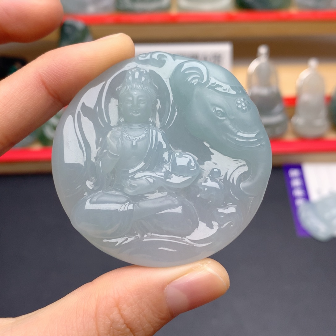 钱***来翡翠未镶嵌颈饰普贤