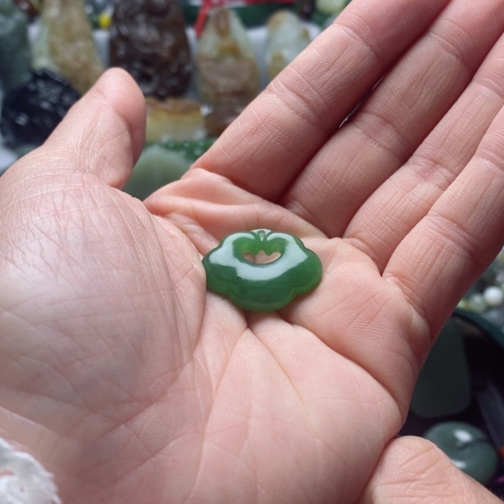 和田玉吊坠未镶嵌