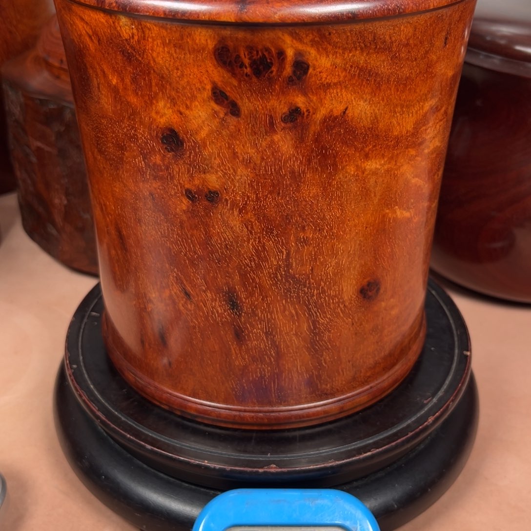 檀香木林*小叶紫檀笔筒