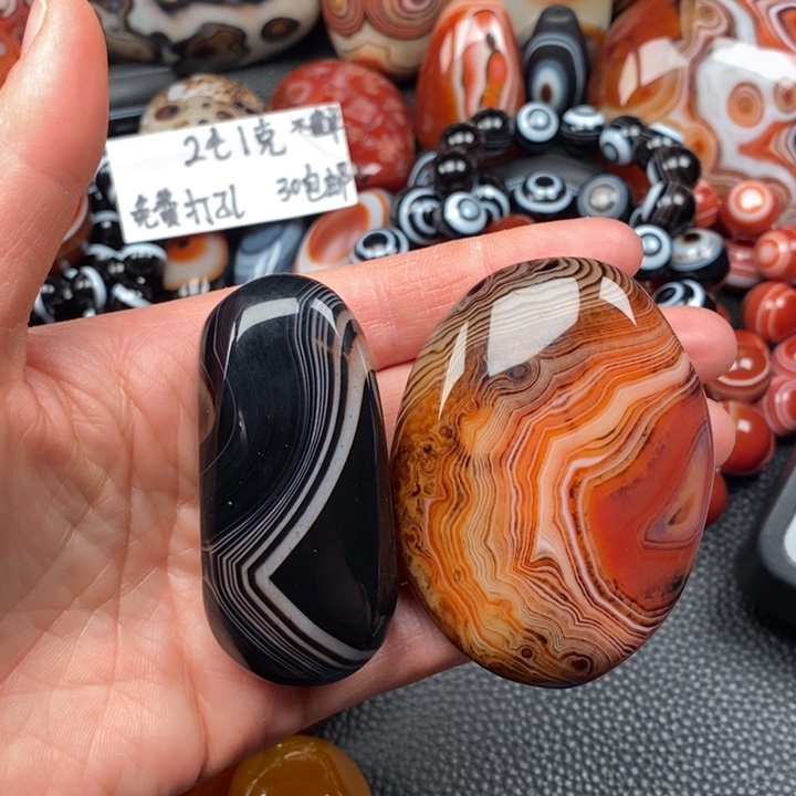 西***狼玛瑙/玉髓未镶嵌颈饰