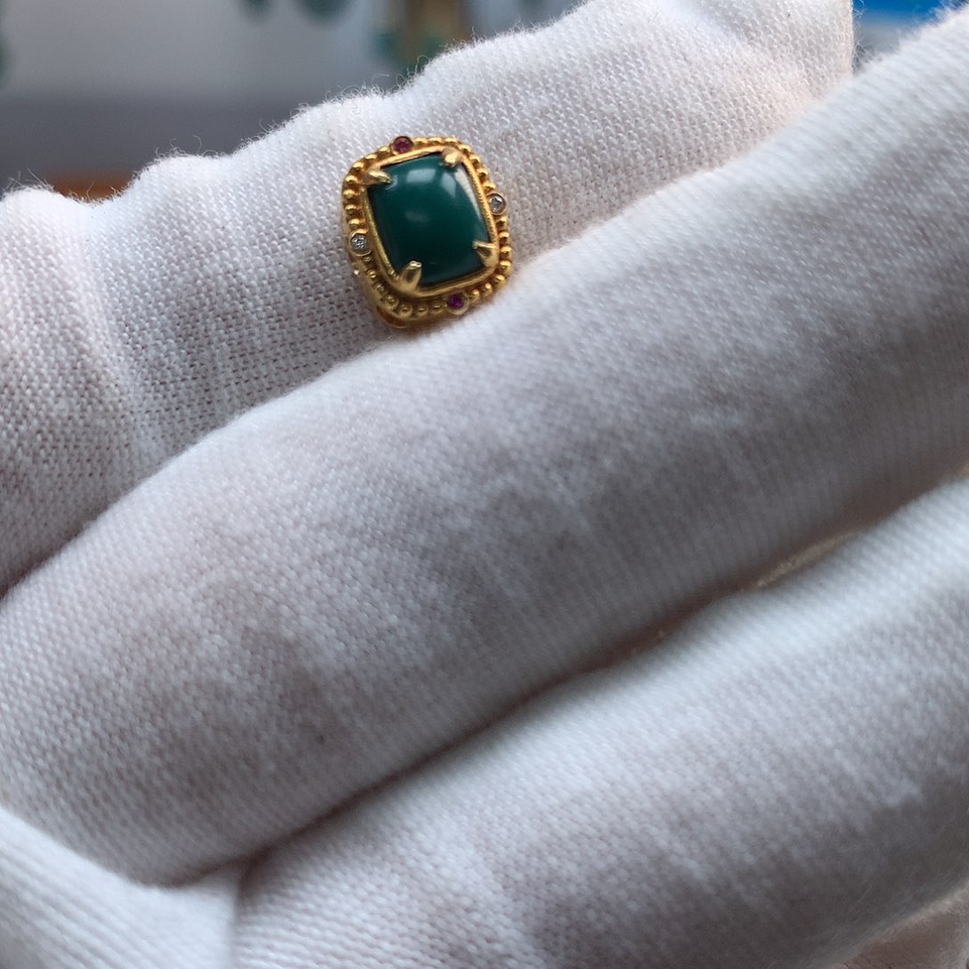 绿松石配饰18K金镶嵌