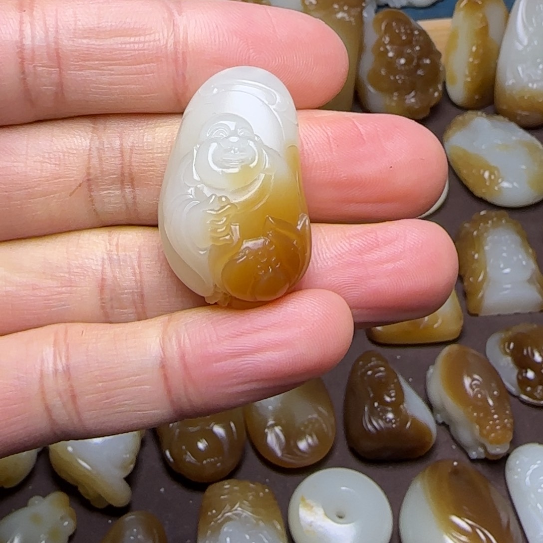 和田玉（糖玉）未镶嵌颈饰