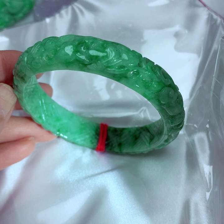 翡翠手镯未镶嵌手镯