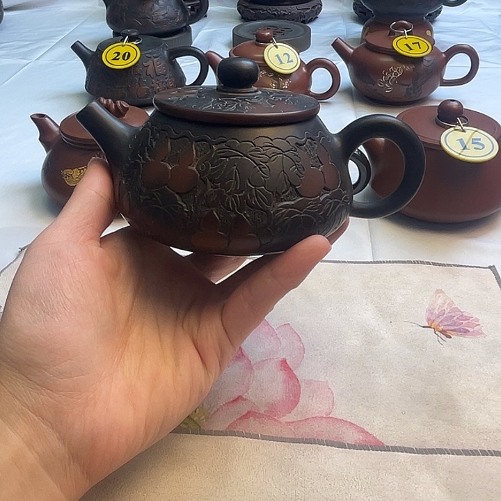 有**见广西钦州坭兴陶茶壶
