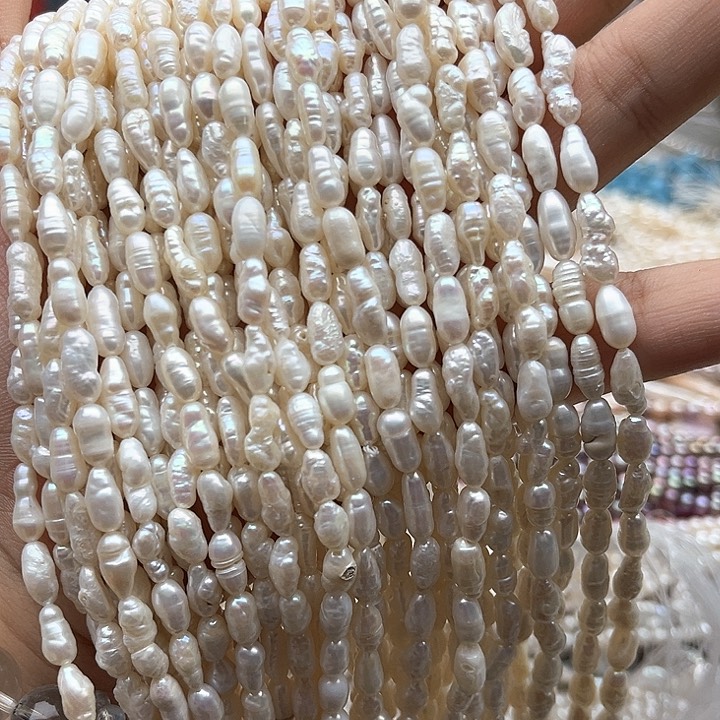 未镶嵌玛瑙/玉髓珠宝半成品一条4.5mm左右巴洛克珍珠