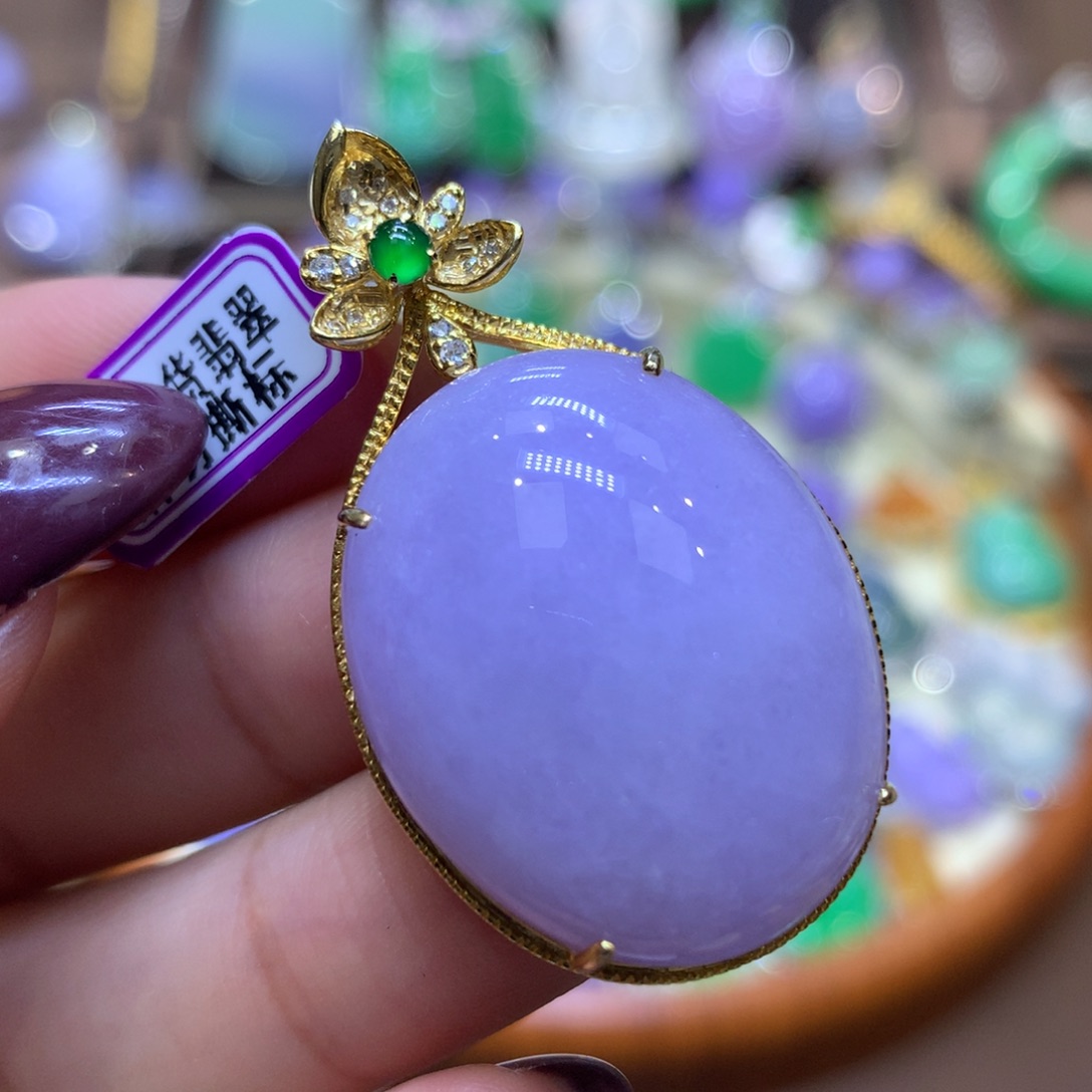 翡翠18K金镶嵌颈饰