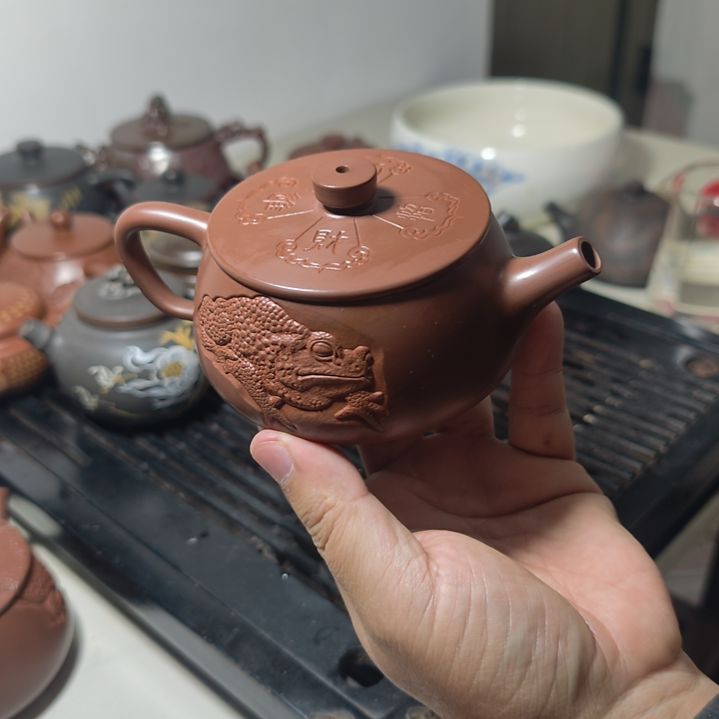 坭兴陶茶壶金蟾浮雕（福利价）