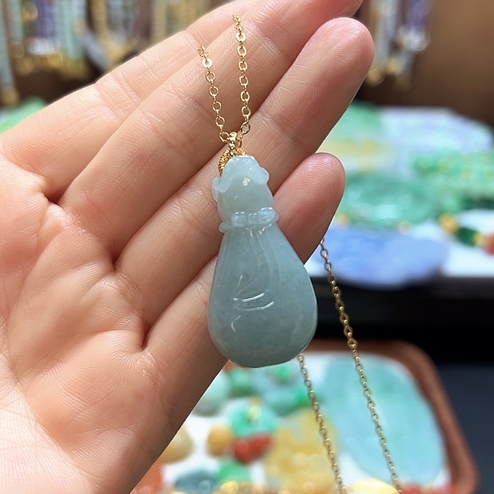 翡翠颈饰未镶嵌吊坠