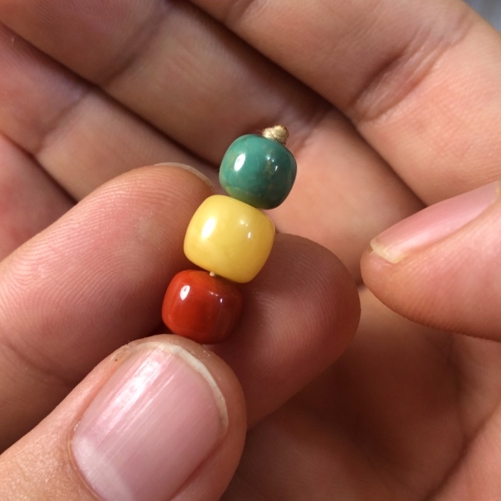 蜜蜡未镶嵌珠宝奇石