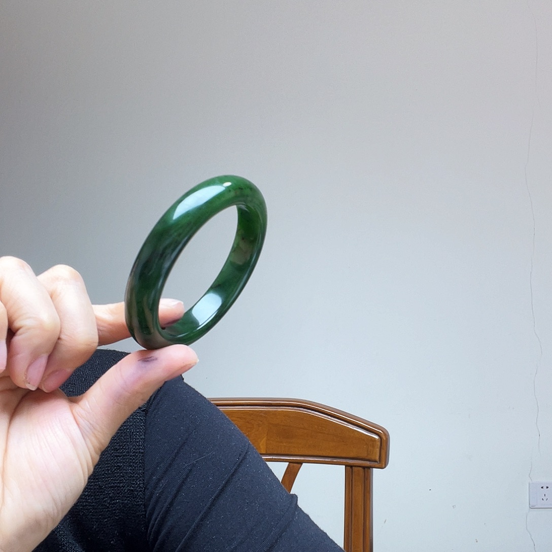 和田玉手镯未镶嵌感**行