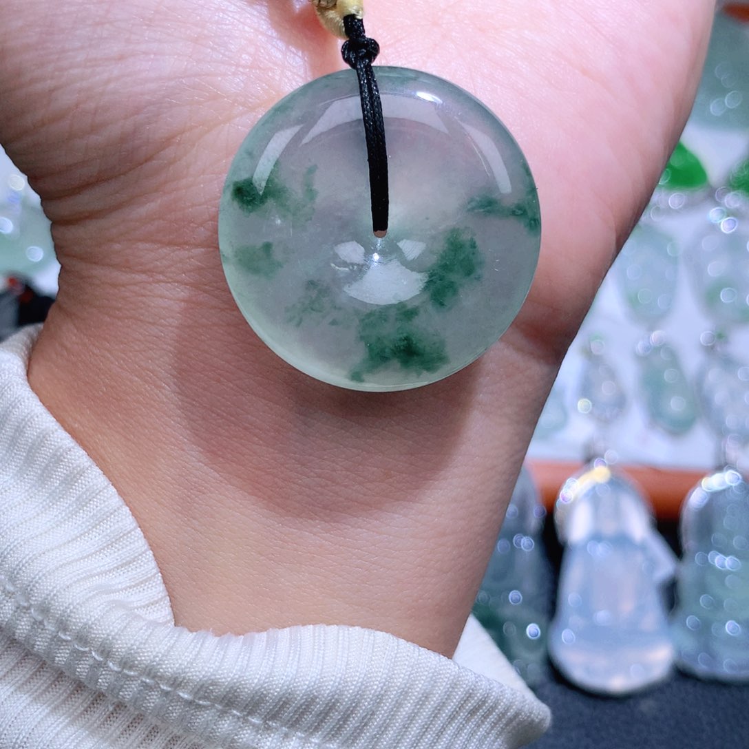 翡翠未镶嵌颈饰扣子