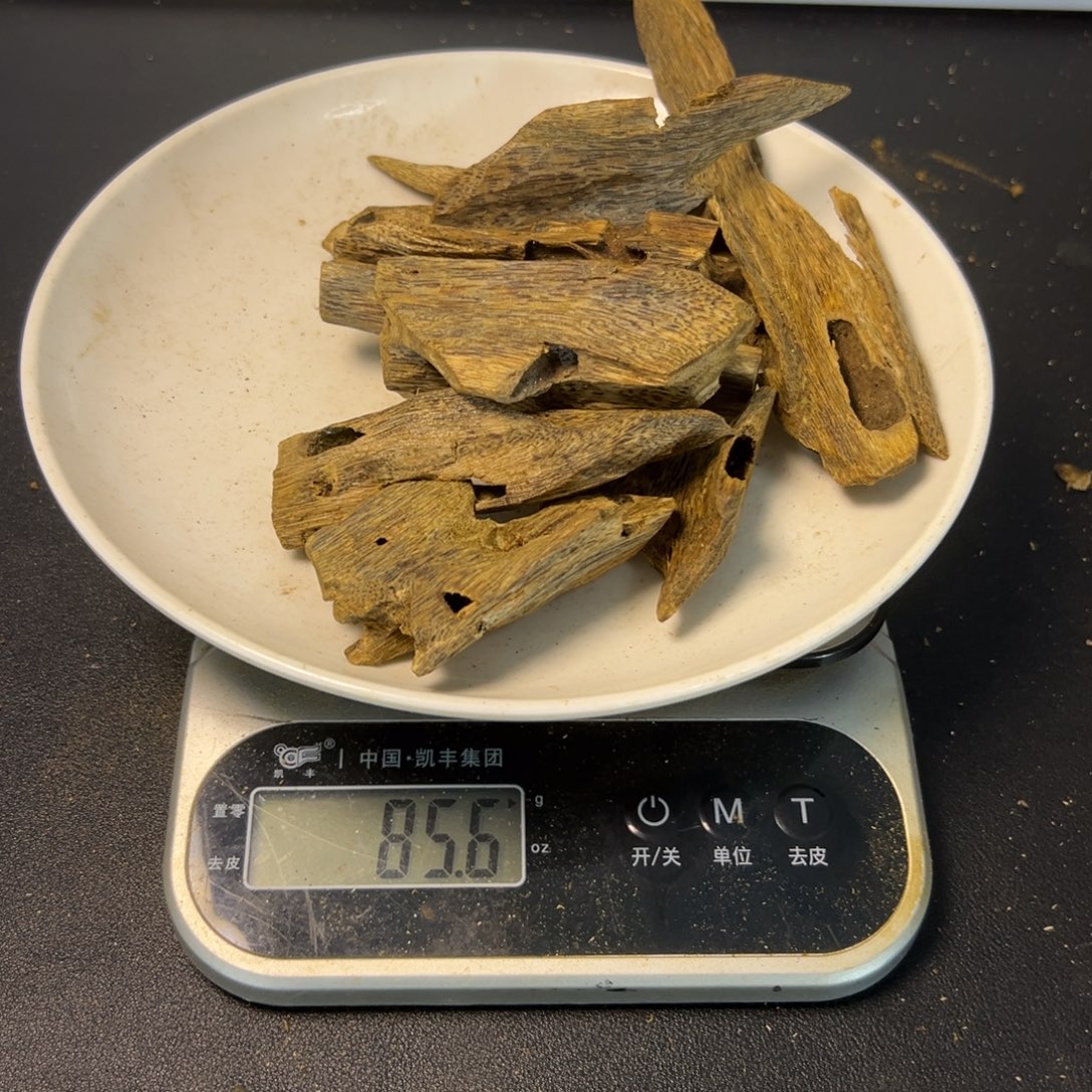 沉香沉香碎屑陆河虫眼