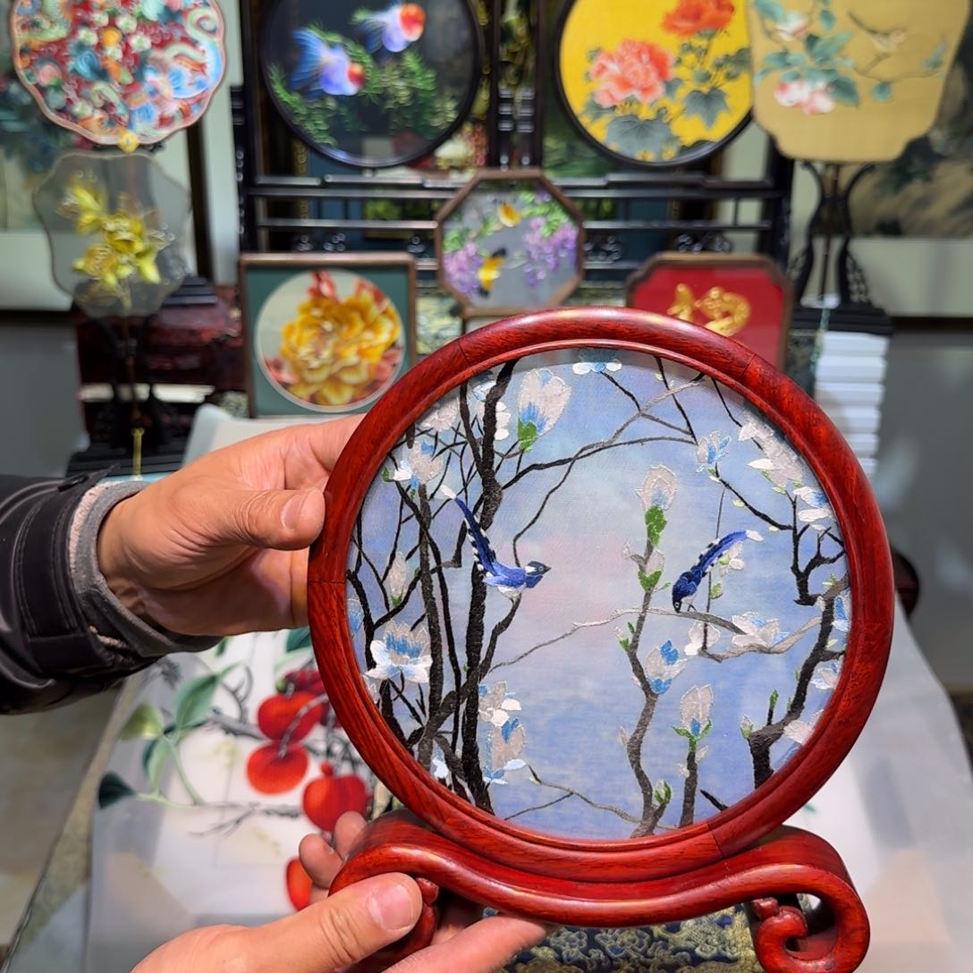 刺绣刺绣工艺精湛