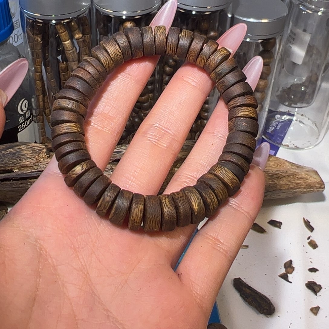 沉香手串小****熊奇楠沉香单圈手串1.0手串露河10