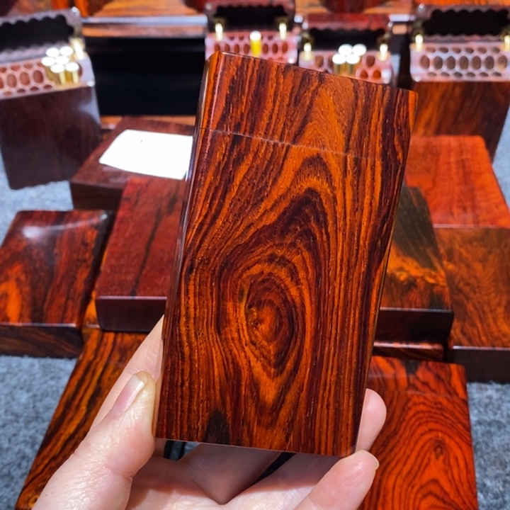 心***诚微凹黄檀（南美大红酸枝）细烟盒