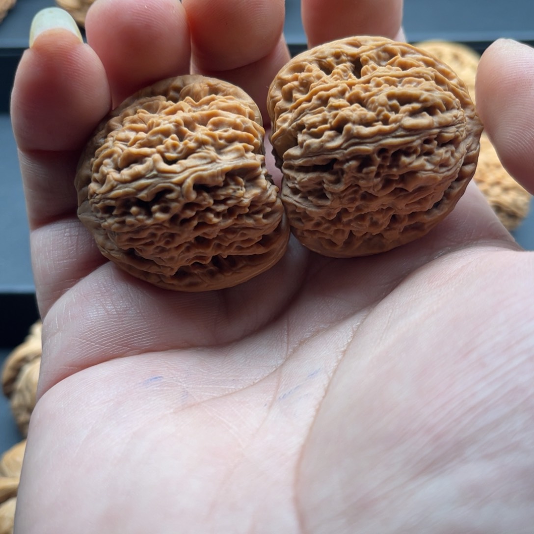 文玩核桃吊坠M*老树南疆石500，M38