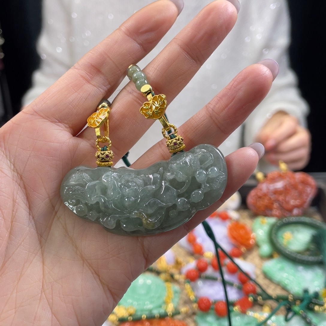 翡翠颈饰未镶嵌代编织