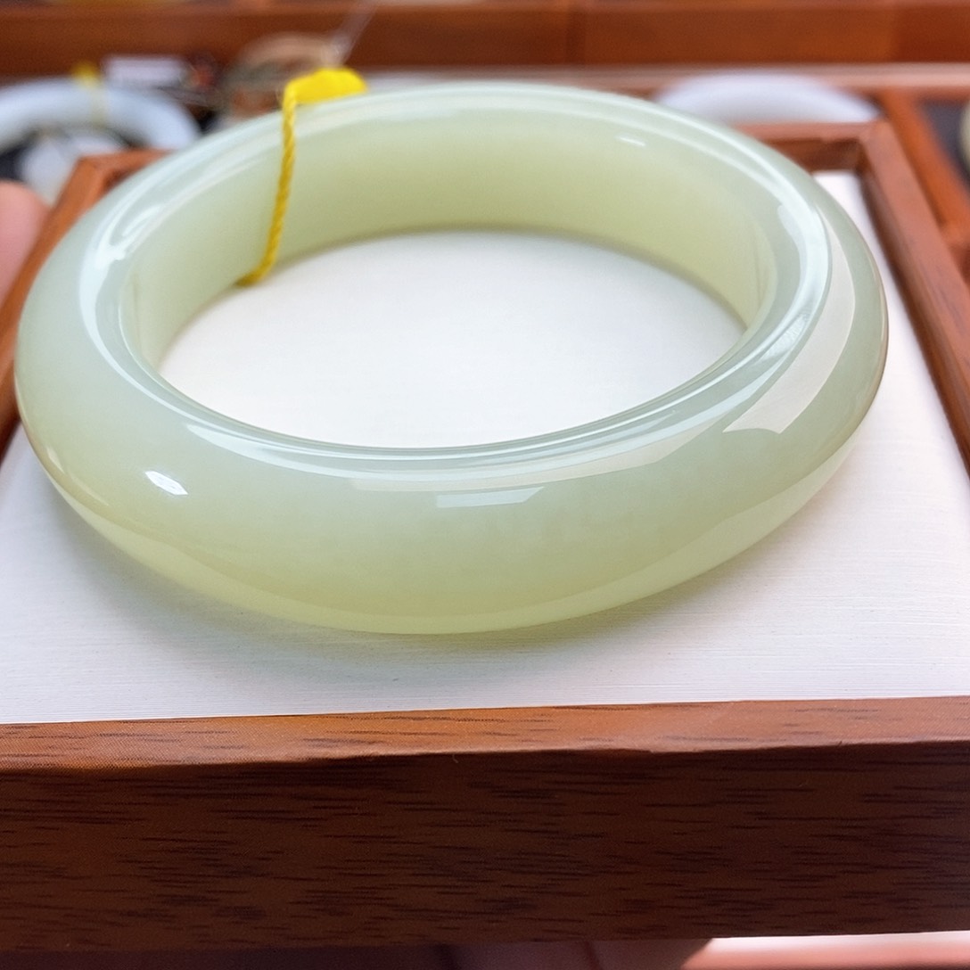 和田玉（白玉）手镯未镶嵌