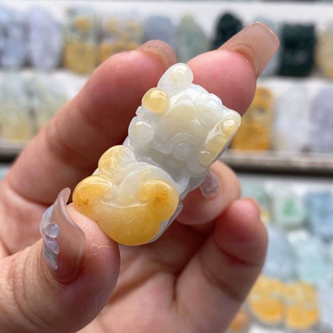 翡翠吊坠(赠链)未镶嵌?****种