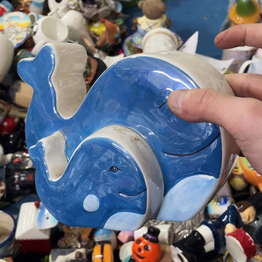 摆件   磕碰。封釉。        