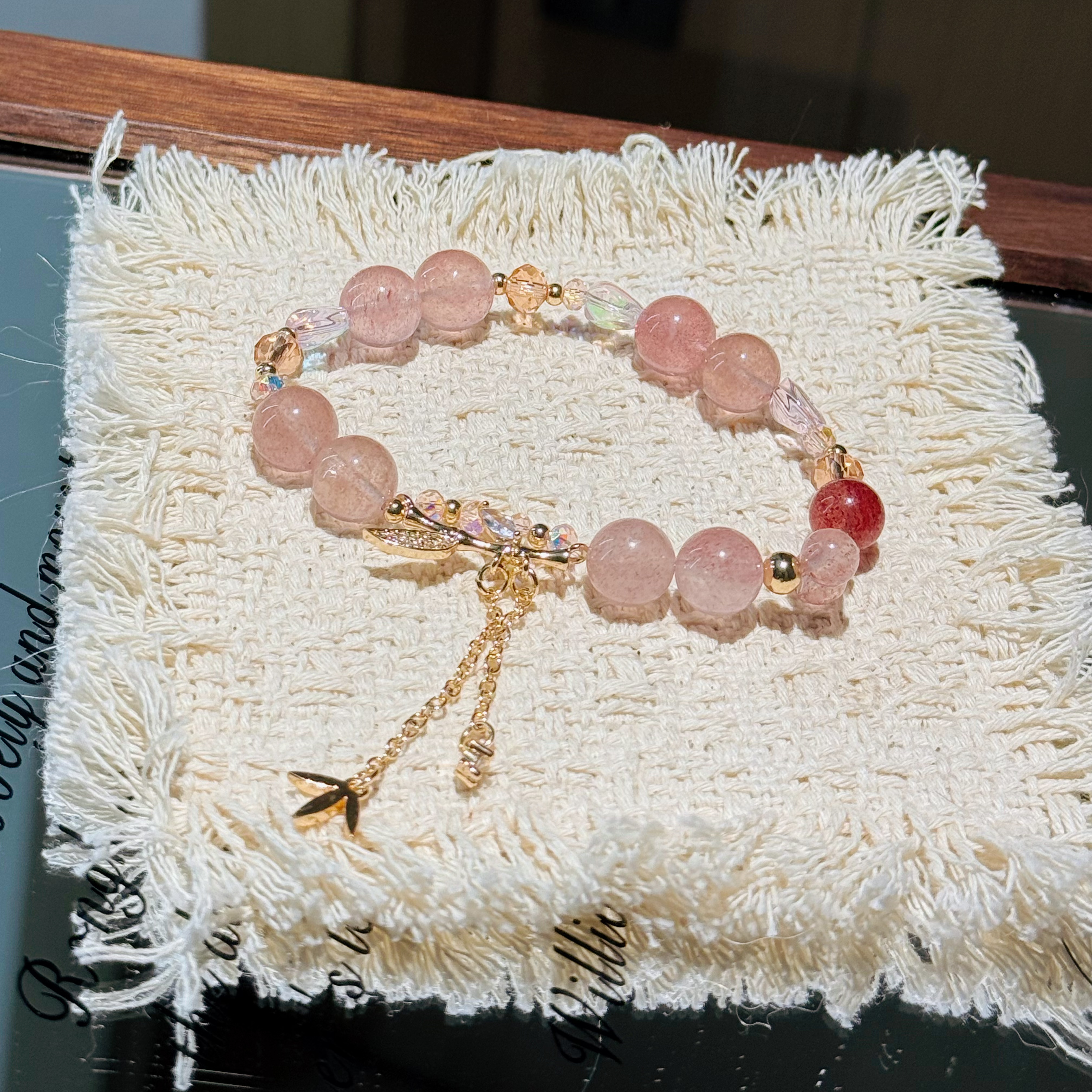 《丝绒之夜》草莓晶设计款手串